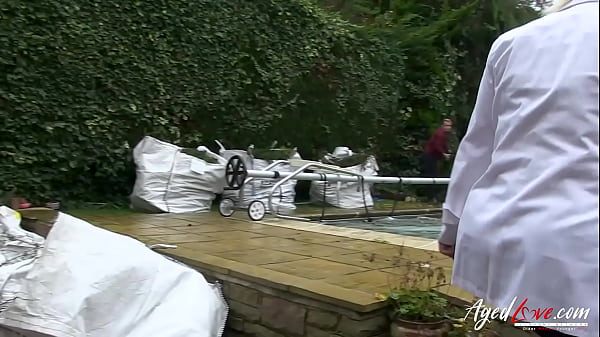 Play MP4 - Three sexy ladies learn to ride on a big cock