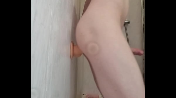 Play MP4 - Sissy solos herself with big dildo