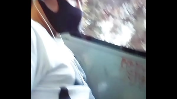 Me Excite Y Me Hice Una Paja En El Transporte P&uacute;blico thumbnail