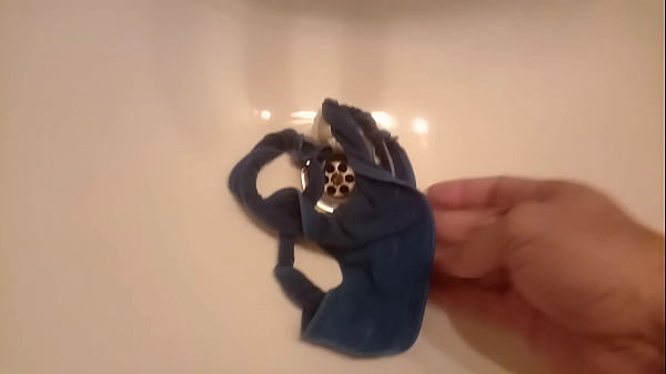 Play MP4 - Paja bombacha hermana reci&eacute;n ba&ntilde;ada