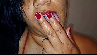 Fetiches Por P&Eacute S, M&Atilde Os, Unhas E Bucetinha Peludinha Em Pov Delicioso