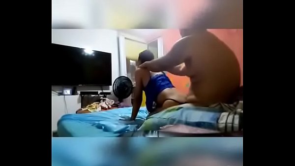 Play MP4 - Cdzinha sendo v&period; pelo macho bruto