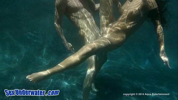 Play MP4 - Krush on Kelly&comma; underwater sex&comma; suckng&comma;fucking