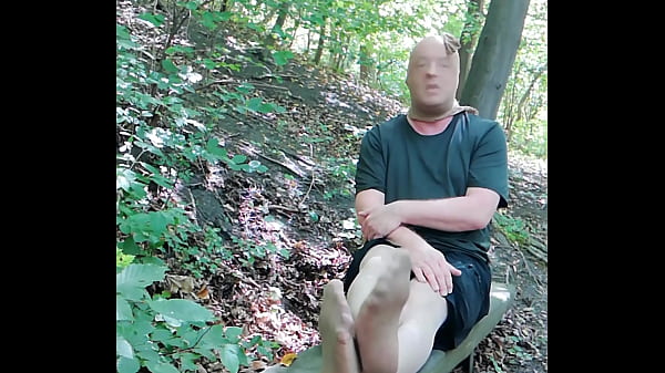 Nylon fetisch pause auf dem seilbahnberg