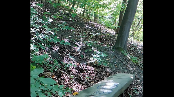 Nonton Nylon Fetisch Pause Auf Dem Seilbahnberg thumbnail