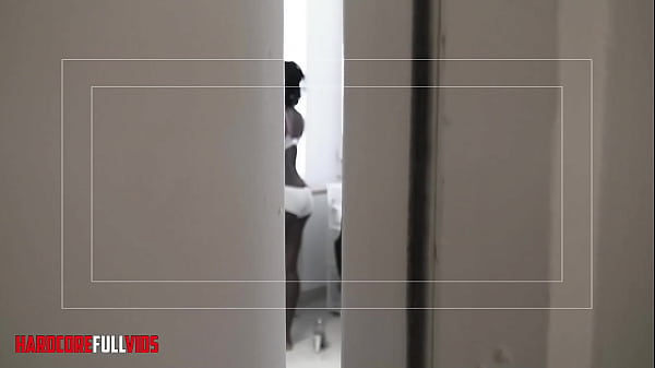 Nonton Pornstar Has All Of A Woman's Holes Fucked thumbnail