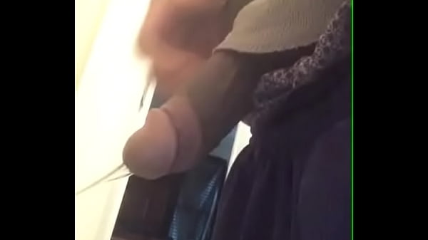 Play MP4 - taking a piss