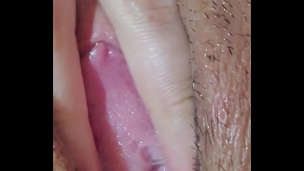 Play MP4 - Masturbandome s&oacute;lita en casa&comma; estoy caliente