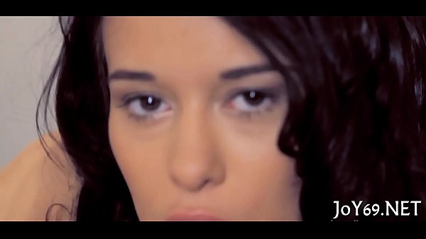 Moistteeb arranges asolo play