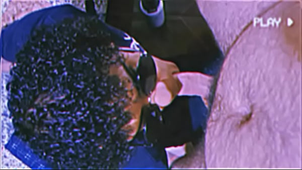 Play MP4 - Quick blowjob in the bedroom