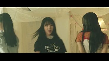 Lesbian gfriends have sex under the moon night 