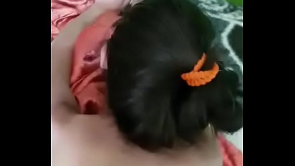 Mi hermana se calienta y terminamos cogiendo 