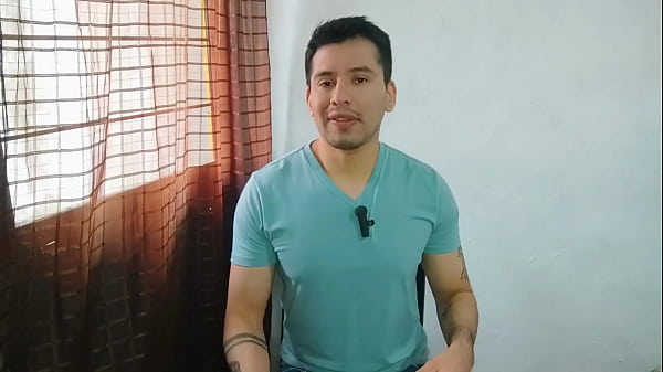 Vecino penetra con sus 20cm de verga a pelo al vecino casado a escondidas de su esposa! Relato sexual