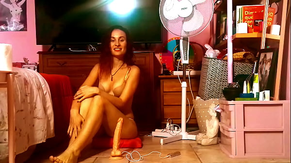 Nonton Ariel Ortiz Is Bored At Home And Entertains Herself By Sucking Her Biggest Dildo thumbnail