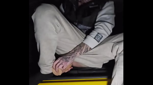 Nonton Who Wants To Fuck In Public?? thumbnail