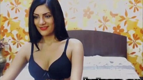 Chica de la india masturbandose en webcam - HotCam.pw 