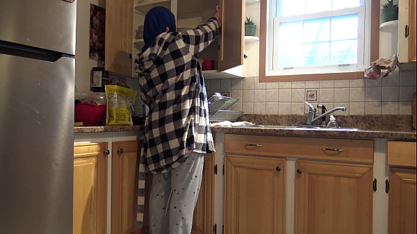 German Man Cums Inside The Pussy Of Arab Milf thumbnail