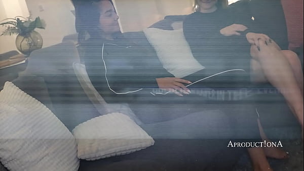 Nonton Evening Golden Shower thumbnail