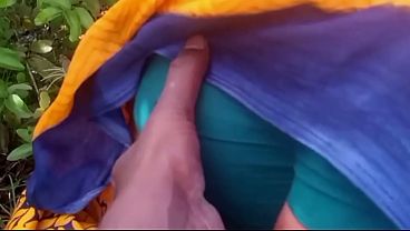 Nonton Indian Beauty Aunty Sex In Village Man thumbnail