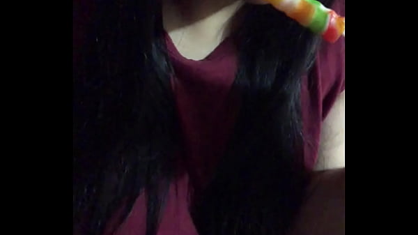 Nonton Putita Lamiendo Chupetin thumbnail