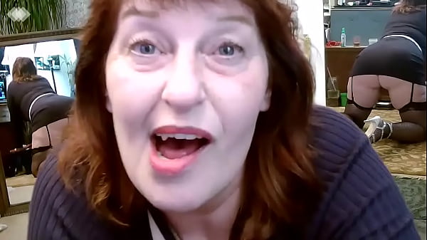 321 The Queen of the mirrors! Dawn is perfectly reflected in the mirrors and showing off that amazing body. Come close and feast your eyes 