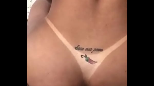 Dando o cuzinho na varanda do hotel 