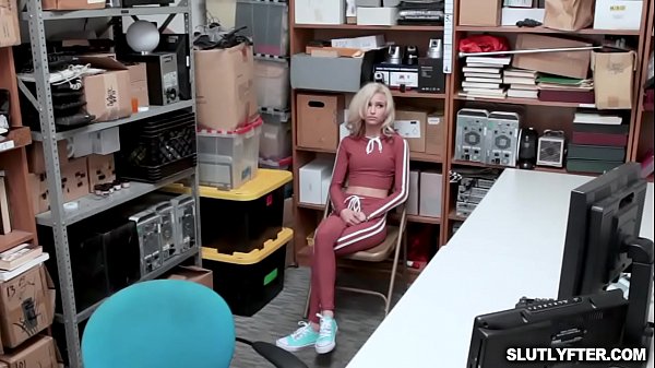 Play MP4 - LP Officer screwing Kiara Cole's tight pussy on top&excl;