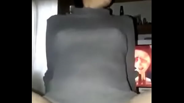 Mujer cabalgando tremenda verga