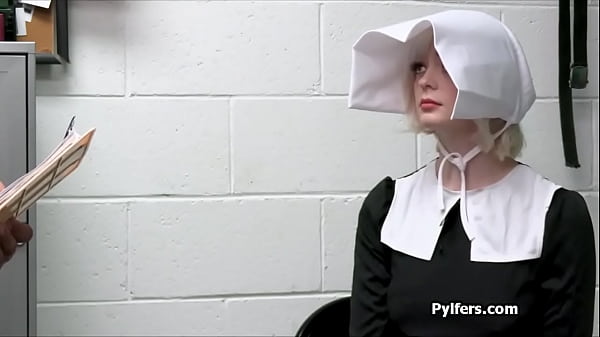 Slutty blonde amish ends up on security guards dick