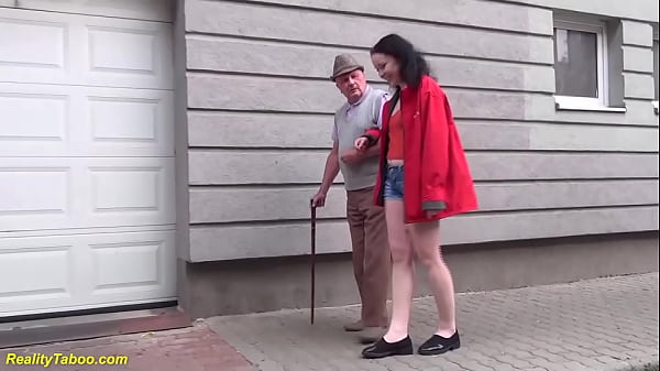 Play MP4 - happy day for grandpa small dick