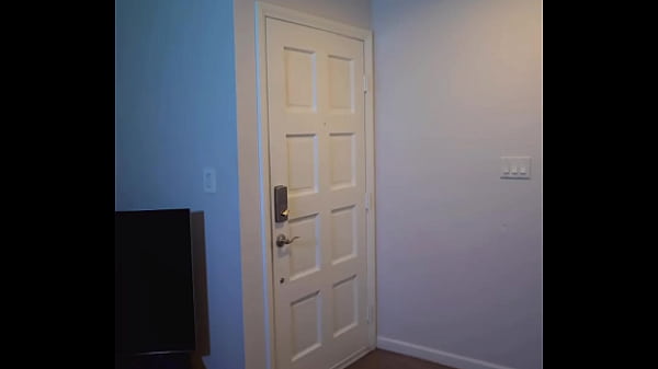 Nonton White Girl Leaves Playboycarti Concert To Chill With Clown thumbnail