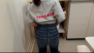 彼氏のおちんちん挿れたいけど居ないから1人でしょうがなくオナニーでイク女子大生 