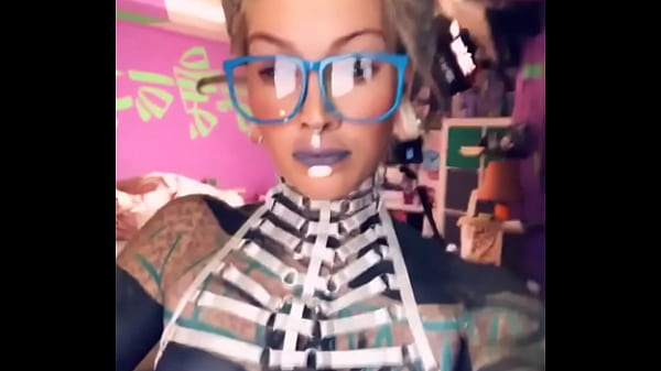 How do you like my makeup matches the glasses #makeuplooks #styledright #glassesfashion#anuskatz #annuschkatz 