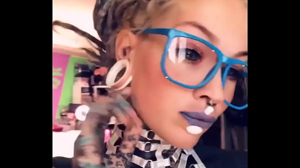 How do you like my makeup matches the glasses #makeuplooks #styledright #glassesfashion#anuskatz #annuschkatz 