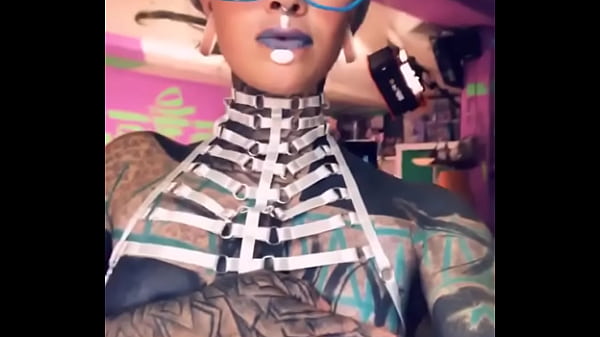 How do you like my makeup matches the glasses #makeuplooks #styledright #glassesfashion#anuskatz #annuschkatz 