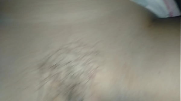 แหกหีสาวสวยเอาควยเย็ดจนแตกใน 