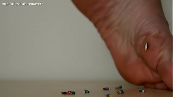 Ms DomANNIHILATES theshrunken fleas_people HIGH ARCHED CRUSHED