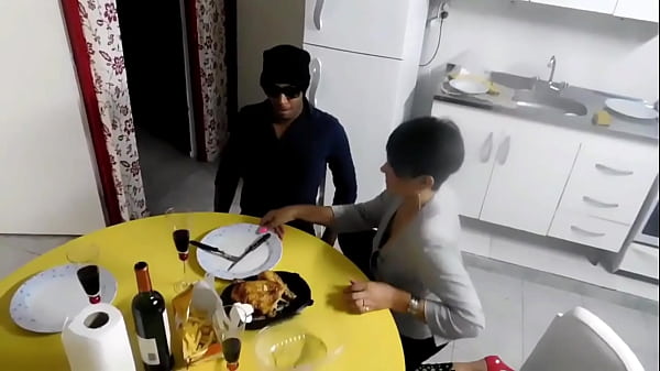 La Puta Se Encuentra Al Fiolo En El Bulin Y Le Da Una Leccion Para Educarla 1 thumbnail