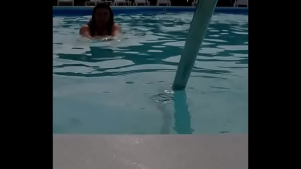 Dance with the swimming pool 