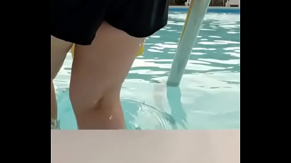 Nonton Dance With The Swimming Pool thumbnail