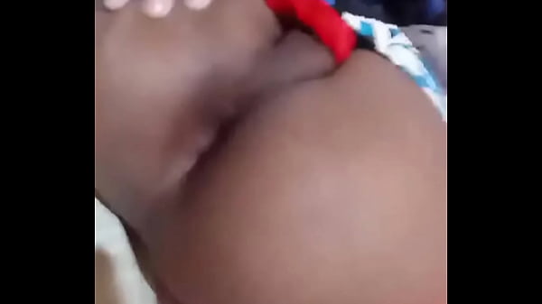 Putito argentino muestra el orto 