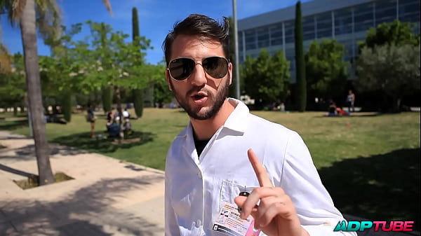 La universitaria cachonda follando 