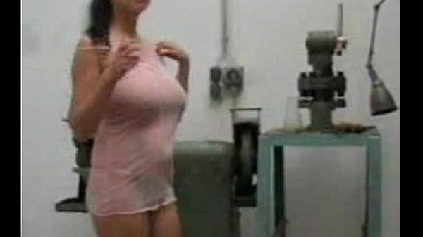 Nonton Busty Milf Inserts Machine Tools In Her Holes thumbnail