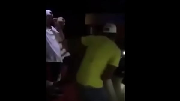 Como Entrar A Una Fiesta Sin Ser Descubierto B) thumbnail