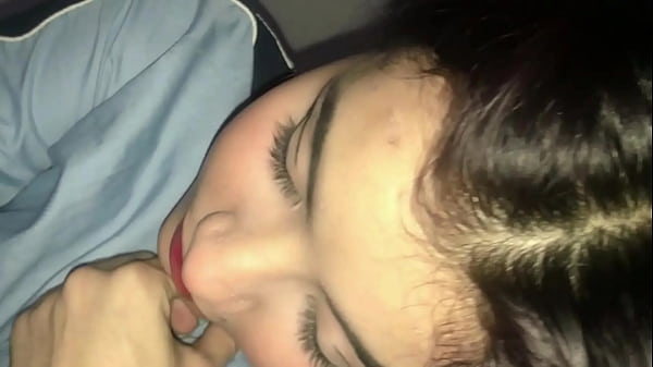 Play MP4 - Mi hermanastra me chup&oacute; la polla y se corri&oacute; en su co&ntilde;o&period;