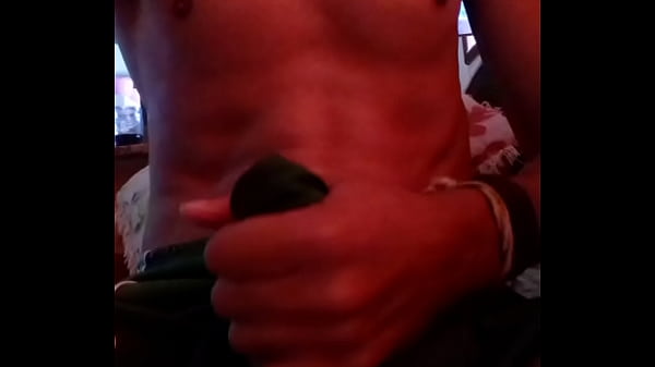 Pau duro querendo lembrando da piroca que sentei 