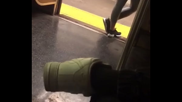 Play MP4 - girl on train