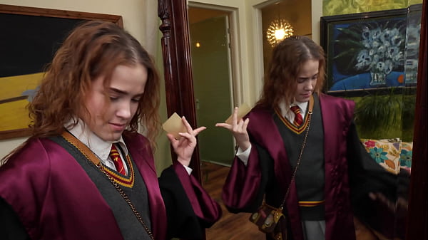 Nonton He Showed Hermione His Magic Wand And Fucked Her Hard. thumbnail