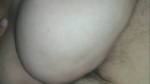 Culote exprimiendo trancota lechosa 