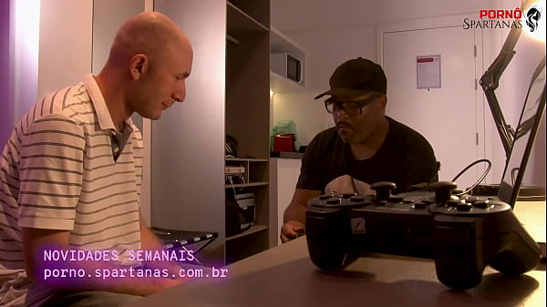 Lua a putinha virtual tomou o lugar da esposinha